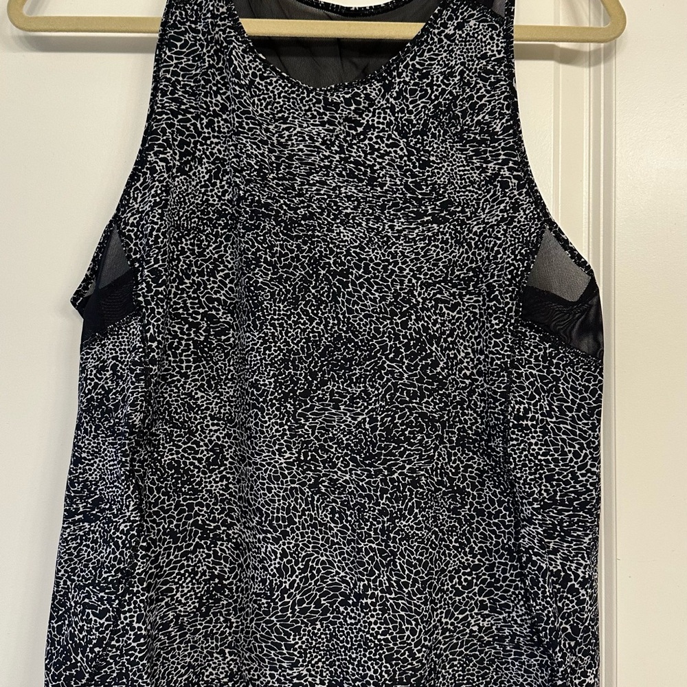 Lululemon Sculpt Tank- Black and White Patterned Women's Top